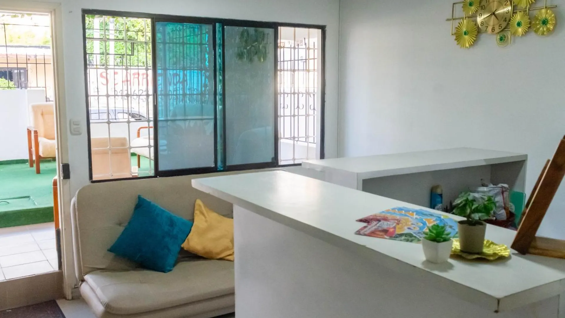 Mucho Lo Bueno - Hostel House Santa Marta Kolombiya